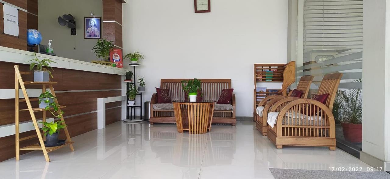 Alfa Inn 尼杜巴塞莱 外观 照片