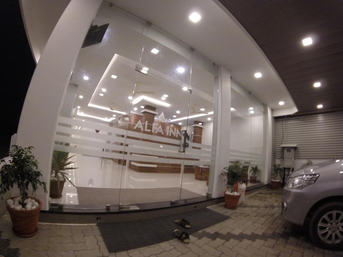 Alfa Inn 尼杜巴塞莱 外观 照片